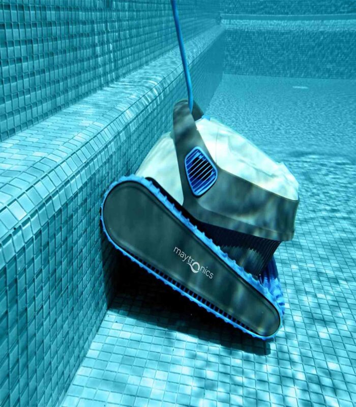 dolphin s300 pool cleaner